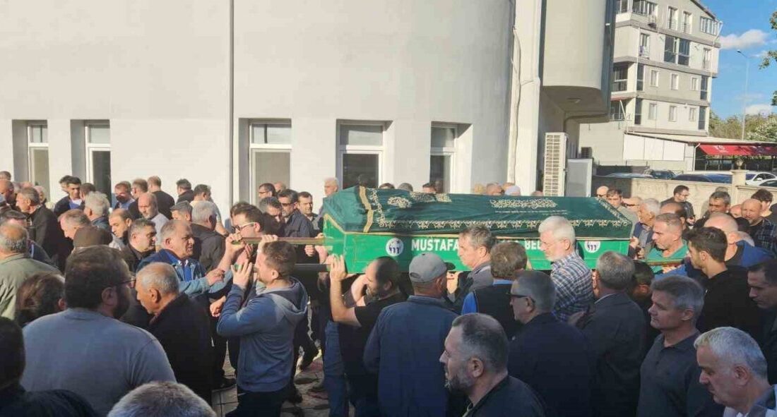 Bursa'nın Mustafakemalpaşa ilçesinde Nilüfer Hatun MTAL okul müdürü Zafer Erdem,