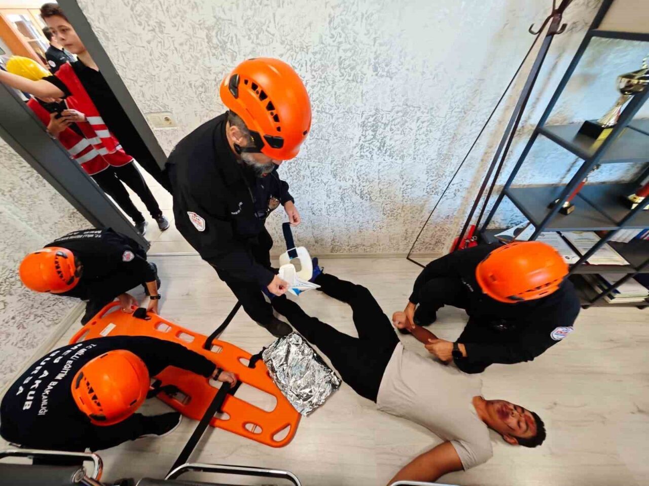 Atatürk Mesleki ve Teknik Anadolu Lisesi'nde gerçekleştirilen deprem ve yangın