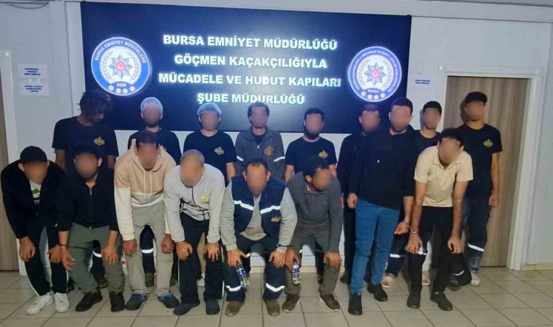 Bursa’da Kaçak İşçi Çalıştıran Tesis Operasyona Tabi Tutuldu, 17 Göçmen Yakalandı Bursa Emniyet Müdürlüğü, Nilüfer'de bir tahin tesisine düzenlediği operasyonda 17