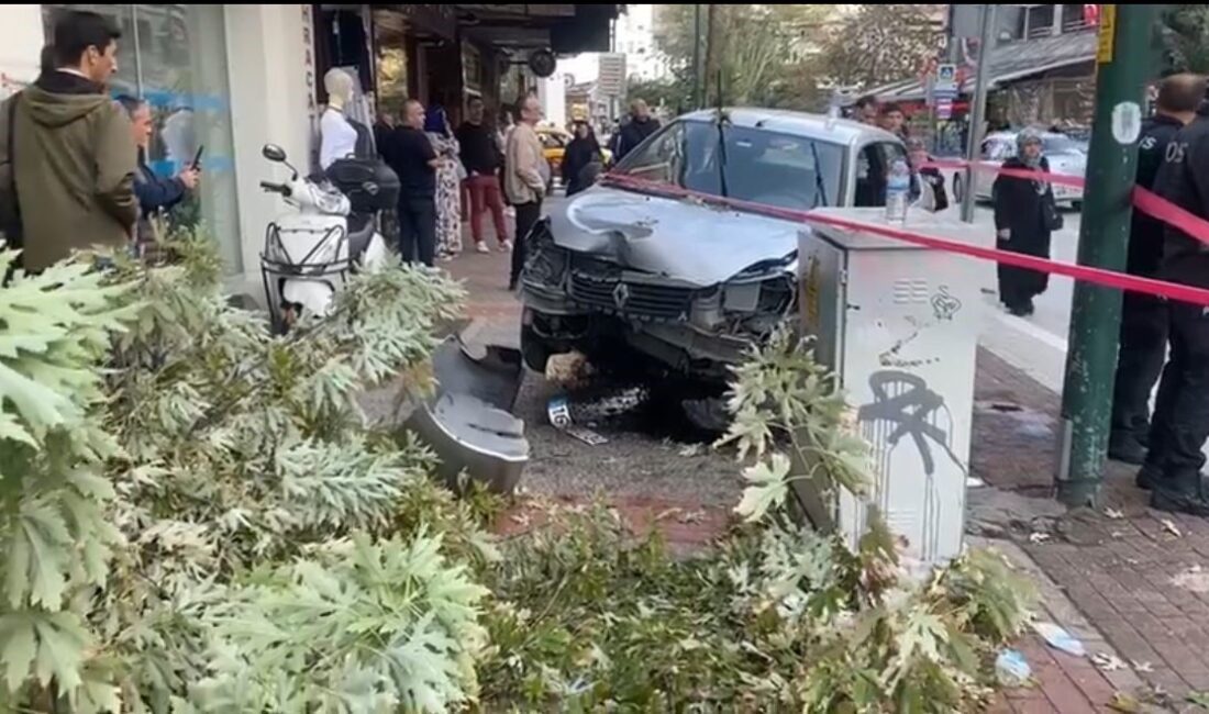 Bursa'nın Osmangazi ilçesinde, İnönü Caddesi'nde yolun karşısına geçmeye çalışan 16