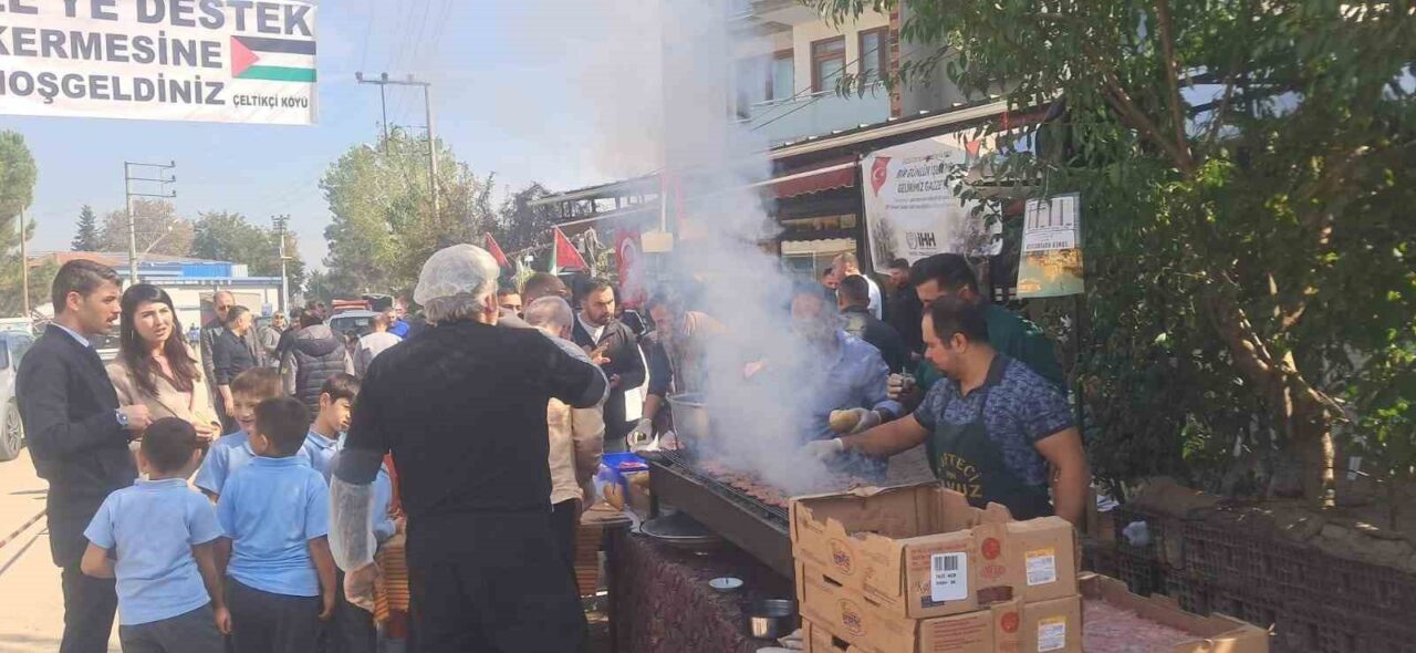 Bursa'nın İnegöl ilçesine bağlı Çeltikçi Mahallesi'nde, Gazze halkına destek amacıyla
