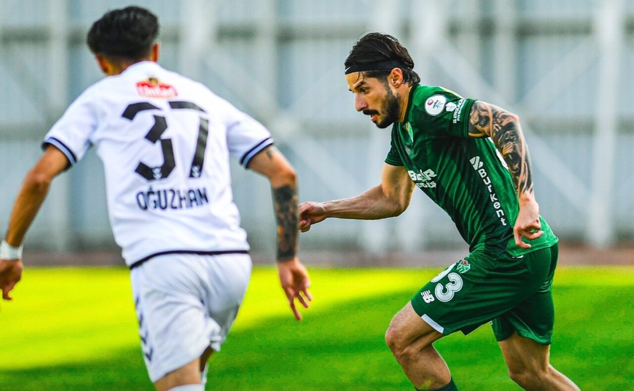 Bursaspor, Nesine 2. Lig Kırmızı Grup 9. hafta maçında Kuzeyboru