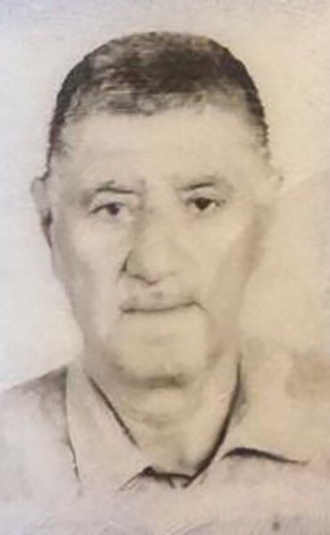 Büyük İstanbul Otogarı'nda 78 yaşındaki Mustafa Şahin, metro istasyonunun merdivenlerini