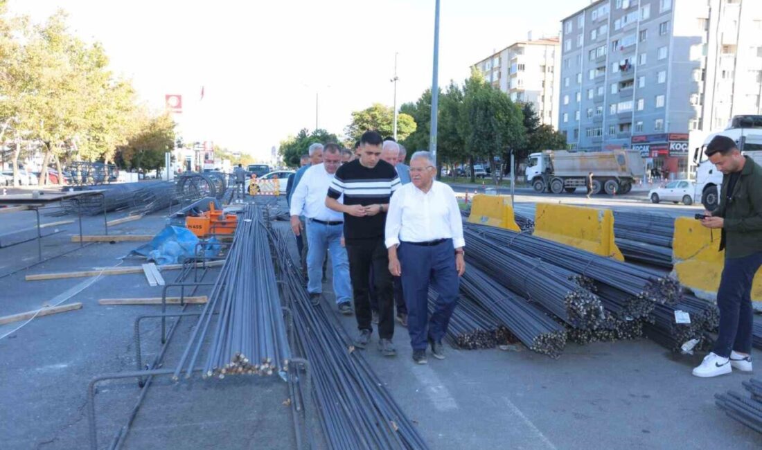 Kayseri’de DSİ-Ağır Sanayi Katlı Kavşak Projesi ile Trafik Rahatlatılıyor: Başkan Büyükkılıç İncelemelerde Bulundu Kayseri Büyükşehir Belediye Başkanı Dr. Memduh Büyükkılıç, DSİ-Ağır Sanayi Katlı
