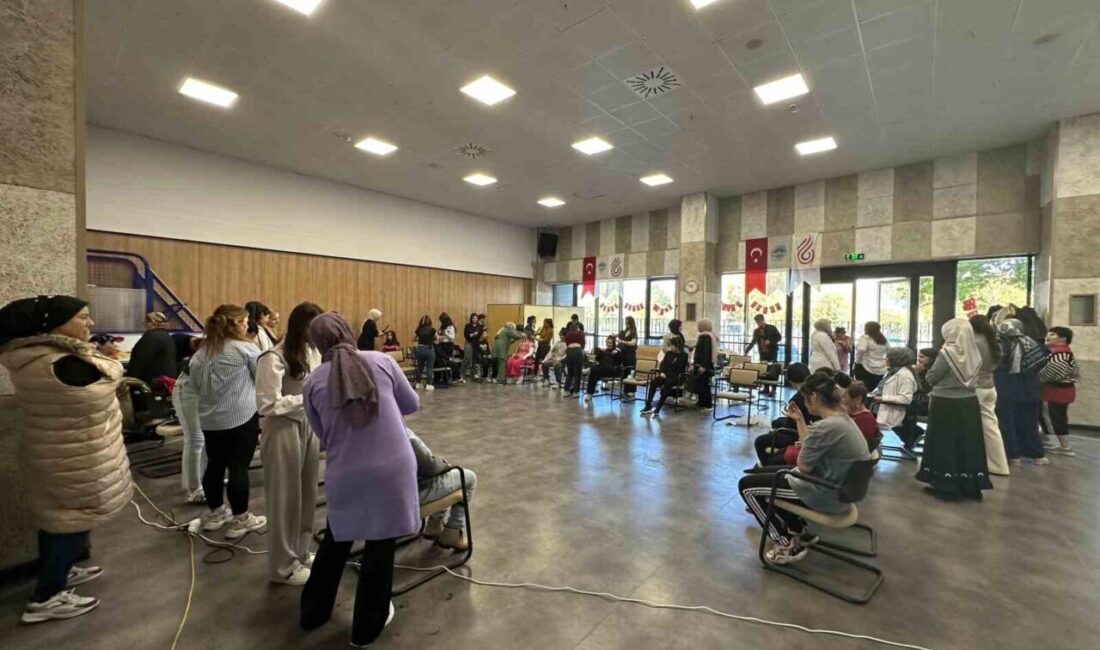 Kayseri’de Engelsiz Yaşam Merkezi’nde Kuaförlük Etkinliği Gerçekleşti Kayseri Büyükşehir Belediyesi'nin Besime Özderici Engelsiz Yaşam Merkezi, KAYMEK kuaförlük