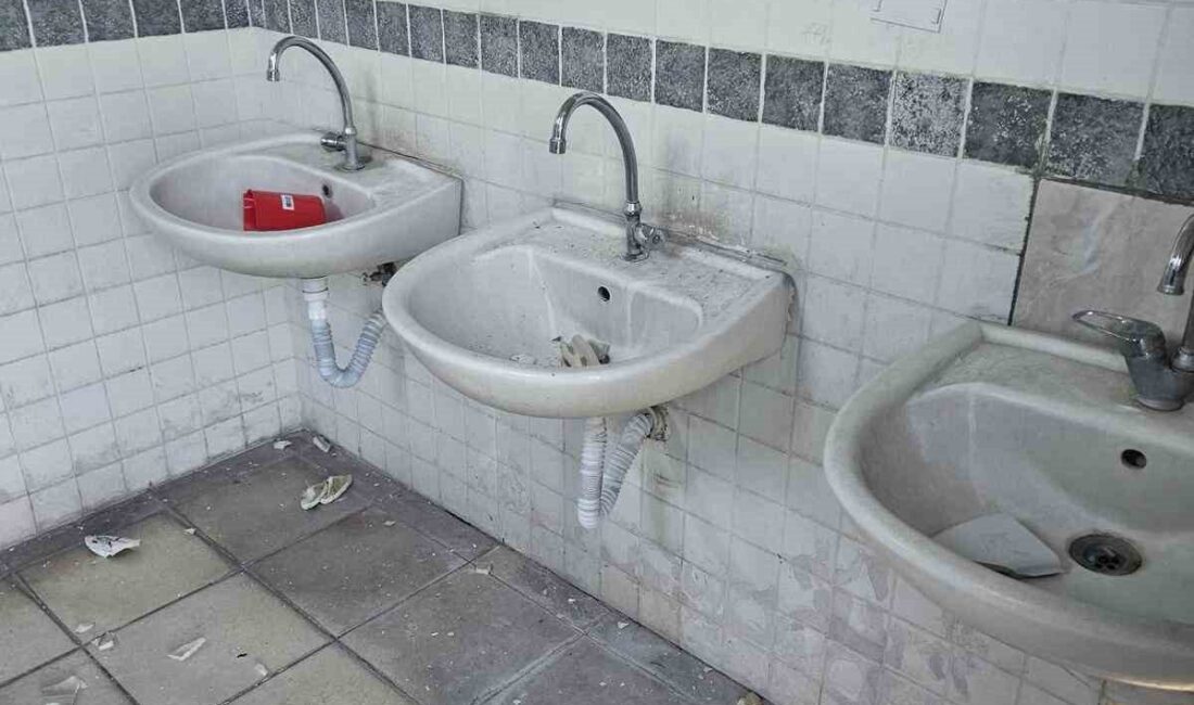 Kayseri Büyükşehir Belediyesi, şehirdeki parklarda artan tahribat olaylarına dikkat çekerek
