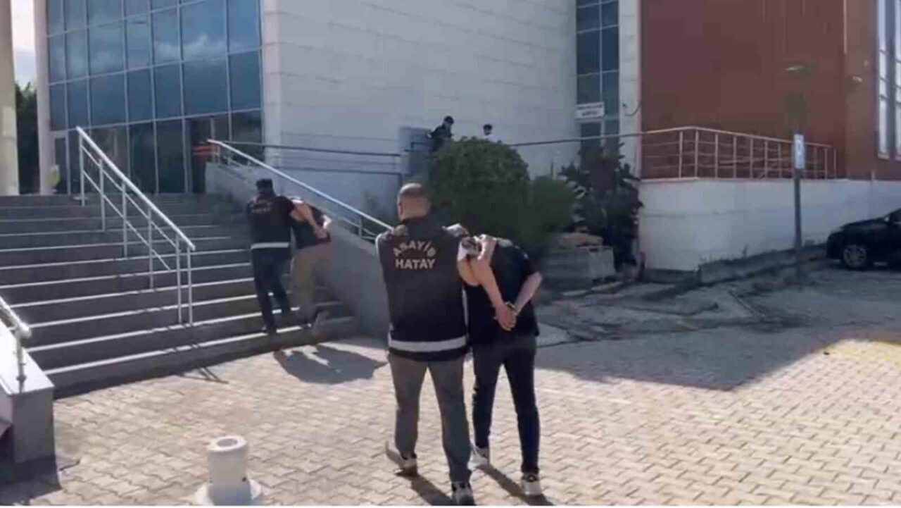 Hatay'ın İskenderun ilçesinde motosiklet hırsızlığı yapan V.K.S. ve S.H.S. adlı