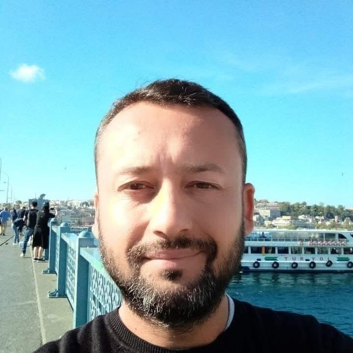 Çanakkale'de sabah saatlerinde, alkollü M.K.K. husumetlisi S.T.'yi bıçaklayarak öldürdü. Olay