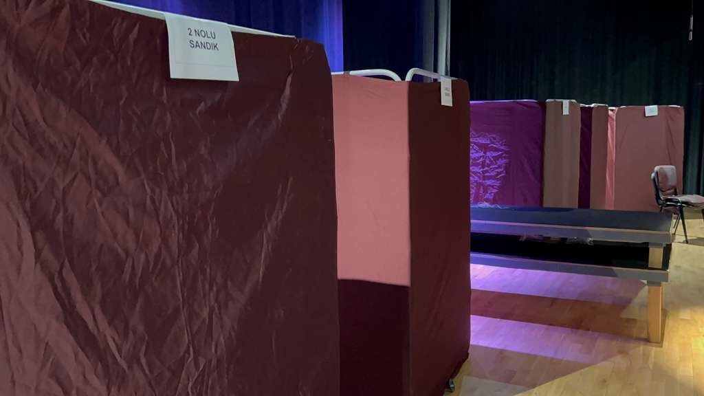 Çanakkale CHP İl Kongresi’nde Levent Gürbüz Yeniden Başkan Seçildi Çanakkale’de CHP’nin 39. Olağan Kongresi'nde Levent Gürbüz, yeniden il başkanı