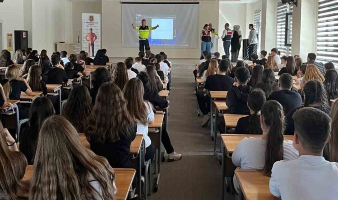 Çanakkale İl Jandarma ekipleri, Atatürk ve Mehmet Akif Ersoy Anadolu