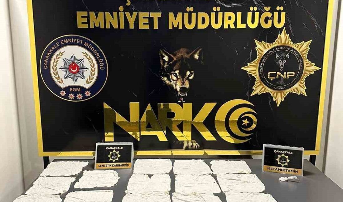 Çanakkale’de Uyuşturucu Operasyonu: 20 Bin Kullanımlık Kannabinoid ve Metamfetamin Ele Geçirildi, İki Şüpheli Tutuklandı Çanakkale'de düzenlenen uyuşturucu operasyonunda 20 bin kullanımlık sentetik kannabinoid ve