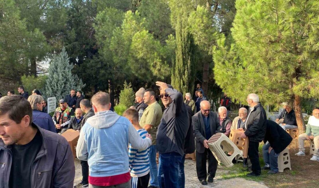 Çanakkale’de Motosiklet Kazasında Hayatını Kaybeden Genç Sürücü Uğurlandı Çanakkale'de 1 Ekim'de motosiklet kazası geçiren 23 yaşındaki Ahmet Can