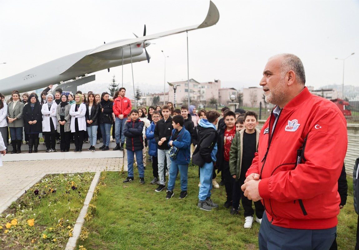 Canik Belediyesi, merhum Özdemir Bayraktar anısına bir etkinlik düzenledi. Canik