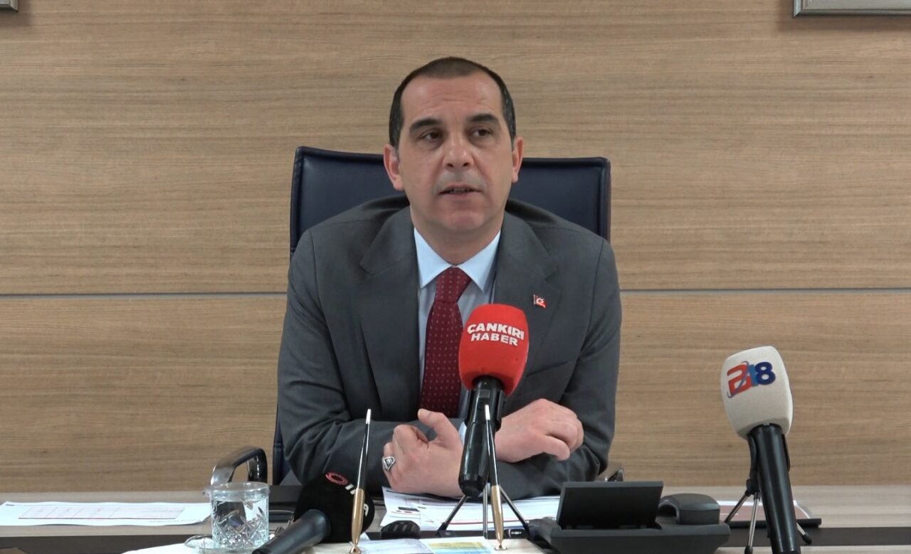 Çankırı Valisi Mustafa Fırat Taşolar, alkol satışının yasak olduğu saatlerde