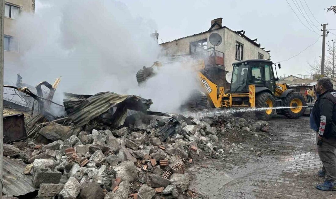 Çankırı'nın Kurşunlu ilçesinde Bekir P.'ye ait evde çıkan yangın, kısa