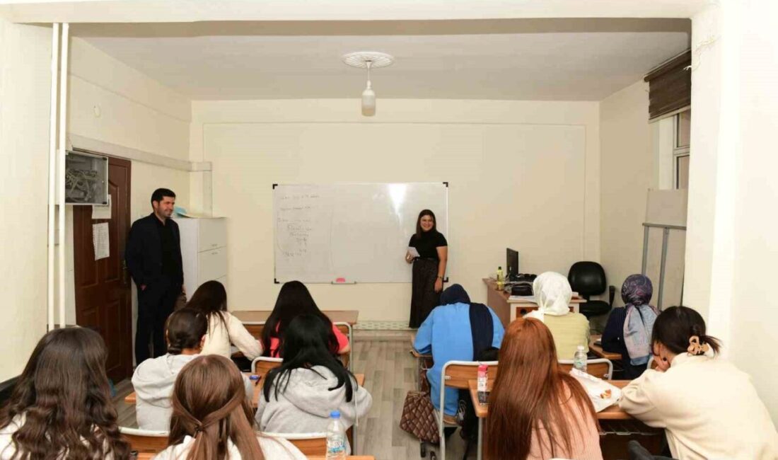 Van’ın Çatak ilçesinde açılan Destekleme ve Yetiştirme Kursları, öğrencilerin akademik