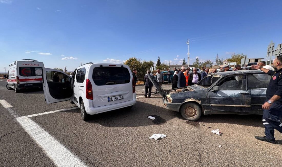 Suruç’ta cenaze törenine giden araç ile hafif ticari araç arasında kaza: 3 yaralı Şanlıurfa'nın Suruç ilçesinde cenaze için giden bir otomobil, hafif ticari