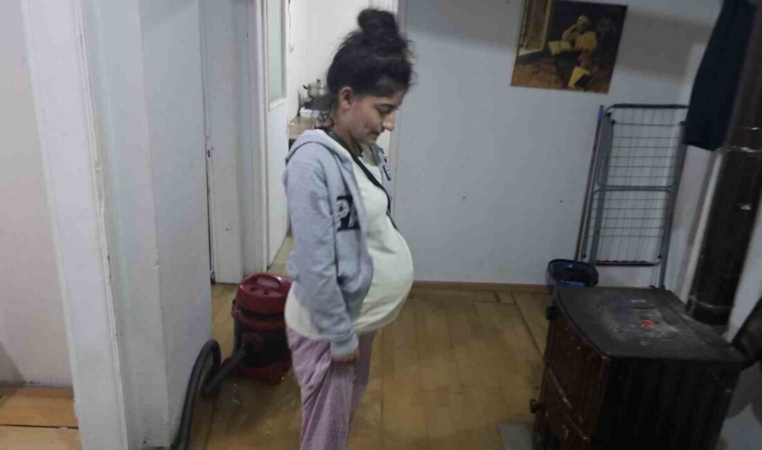 Çerkezköy'de sağanak yağış sonrası Demirdöven ailesinin evi lağım suyu ile