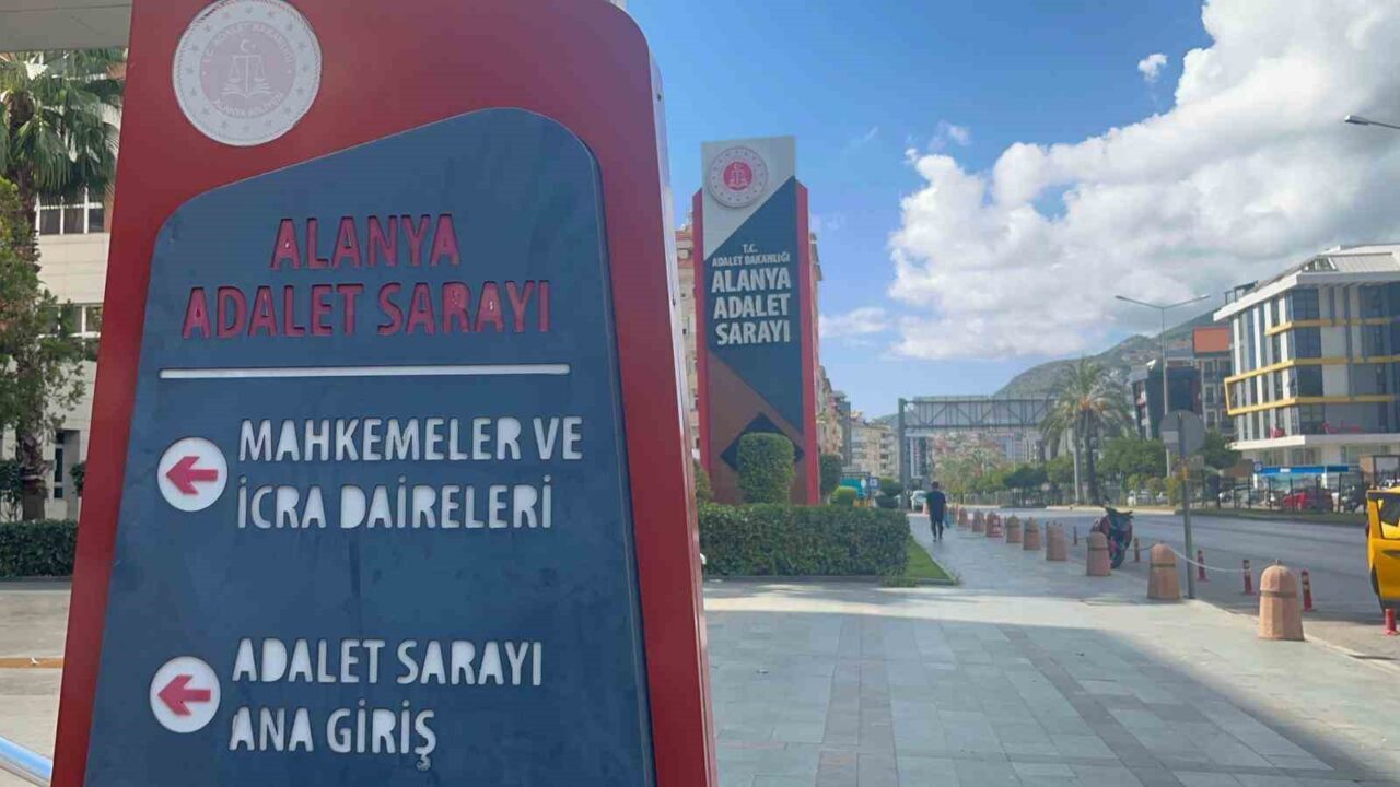 Antalya'nın Alanya ilçesinde, 32 yaşındaki Yusuf Koçak'ın bıçaklanarak öldürülmesi sonrası