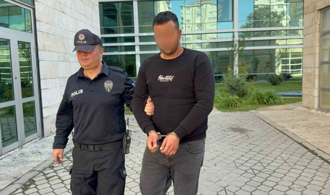 Samsun’da İzinli Çıkan Hükümlü, Kavga Ettiği Kişiyi Bıçaklayarak Tekrar Cezaevine Geri Döndü Samsun'un İlkadım ilçesinde, 28 yaşındaki D.K. bıçaklanarak hastaneye kaldırıldı. Olayın
