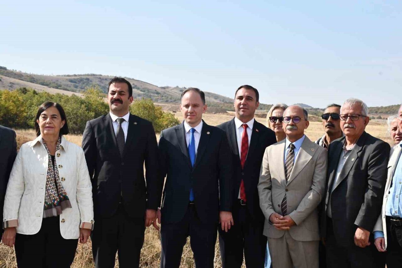 CHP Genel Başkan Yardımcısı Deniz Yavuzyılmaz, Nadir Toprak Elementleri Hakkında İncelemelerde Bulunmak Üzere Beylikova’daydı