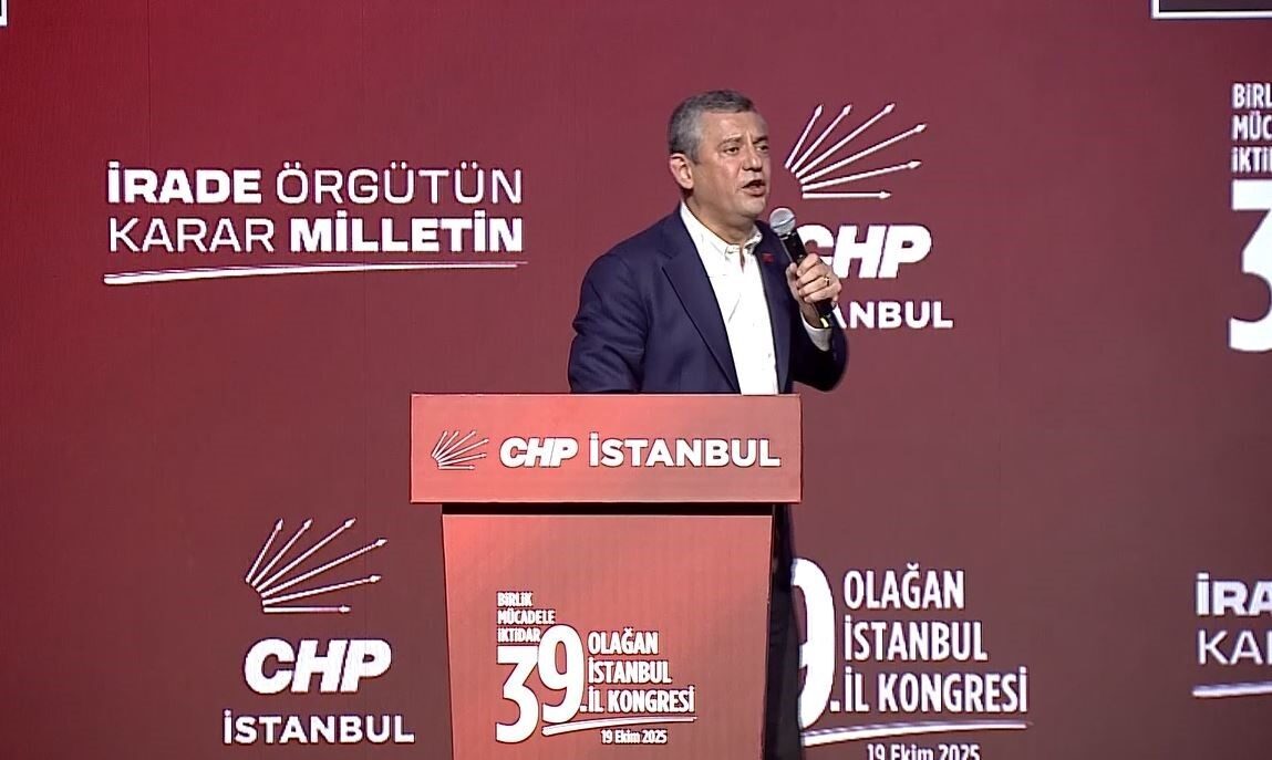 CHP Genel Başkanı Özgür Özel, İstanbul İl Kongresi'nde partisinin direniş