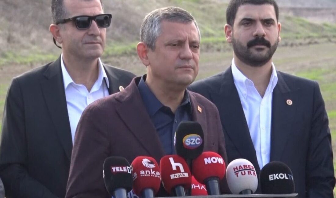 CHP Genel Başkanı Özgür Özel, eski Hatay Büyükşehir Belediye Başkanı