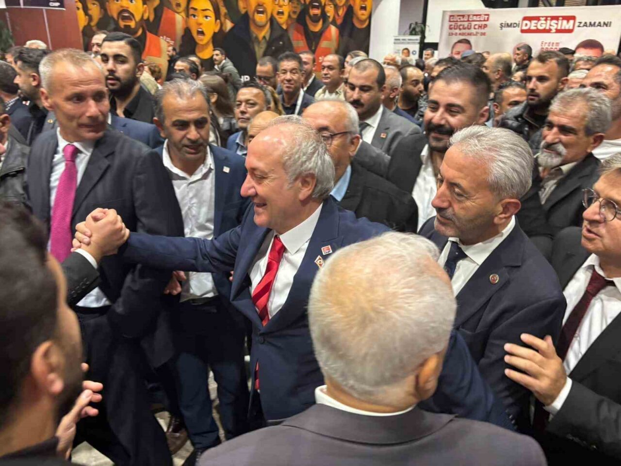 CHP Kocaeli İl Kongresi'nde Erdem Ercan, yeni başkan olarak seçildi.