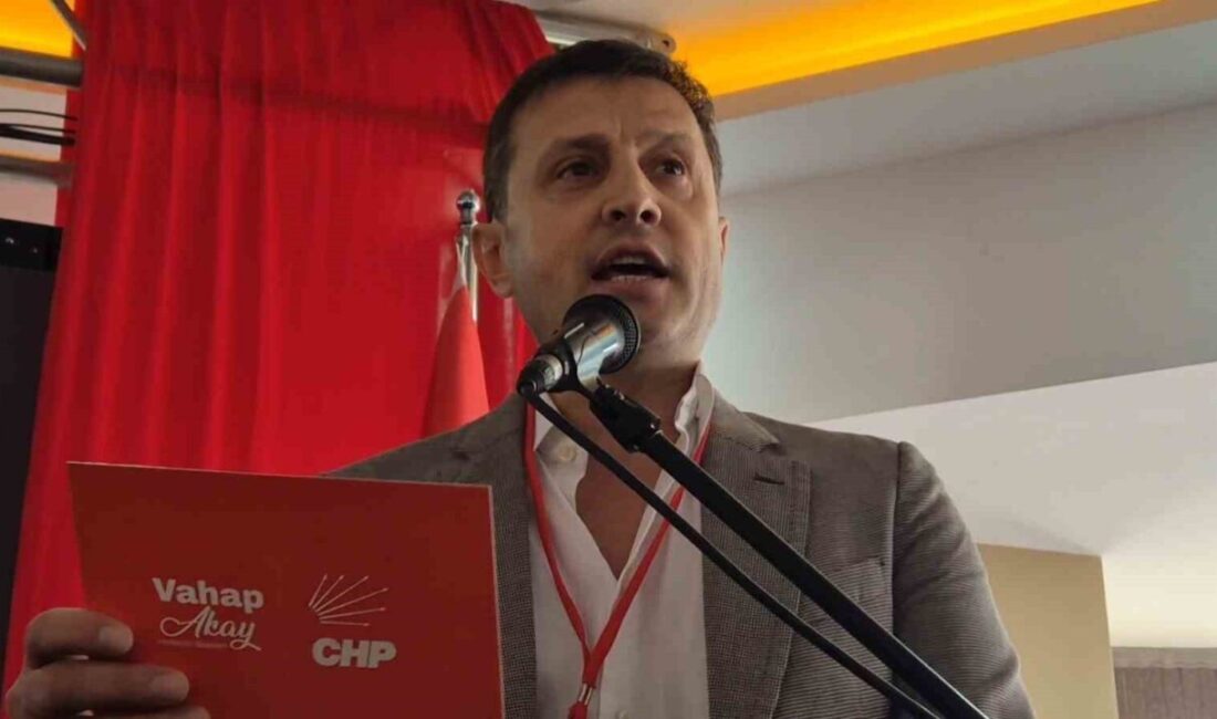 CHP Tekirdağ İl Kongresi’nde Sert Tartışmalar Yaşandı, Vahap Akay Salonu Terk Etti CHP Tekirdağ İl Kongresi'nde Çerkezköy Belediye Başkanı Vahap Akay, partideki