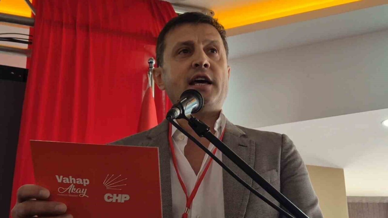 CHP Tekirdağ İl Kongresi'nde Çerkezköy Belediye Başkanı Vahap Akay, partideki