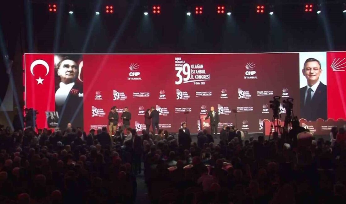 CHP 39. Olağan İstanbul İl Kongresi, YSK’nın dondurma talebini reddetmesinin ardından gerçekleştiriliyor. CHP'nin 39. Olağan İstanbul İl Kongresi, Yüksek Seçim Kurulu'nun durdurma