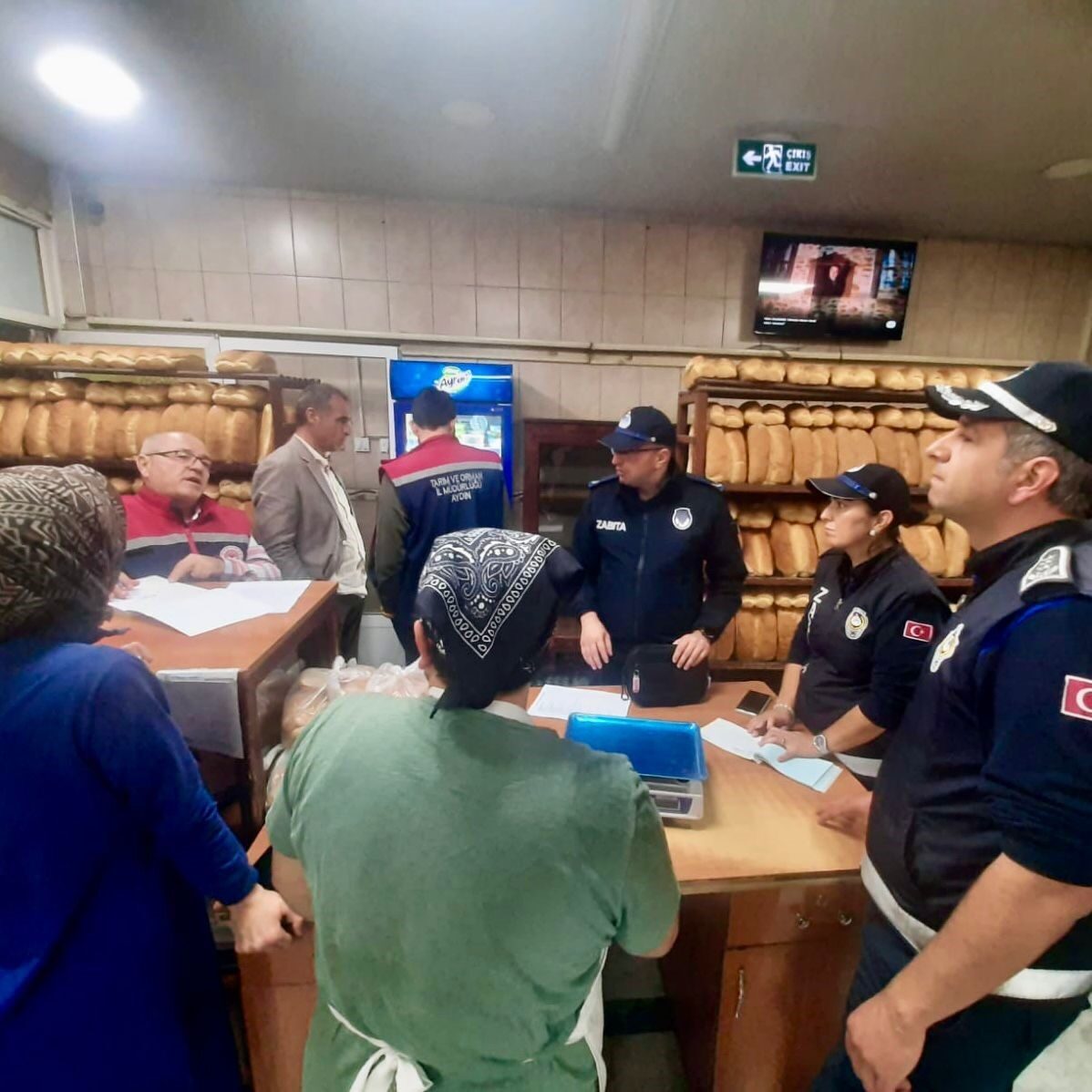 Aydın'ın Çine ilçesinde Zabıta ve Tarım Müdürlükleri, fırınları denetleyerek hijyen,