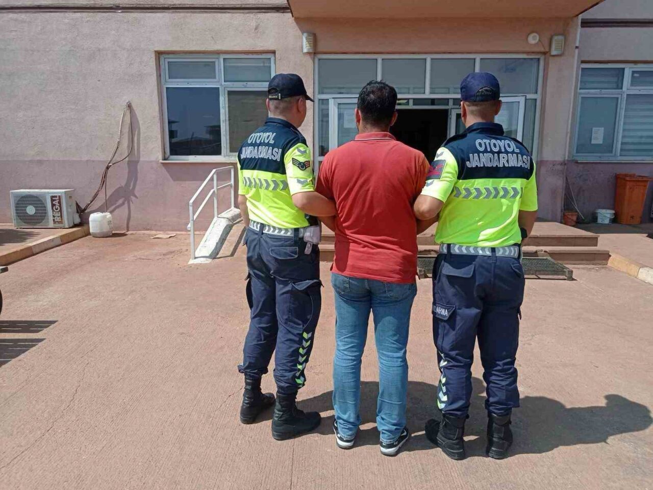 Gaziantep'te, cinsel tacizden 11 yıl hapis cezası bulunan H.K., yol