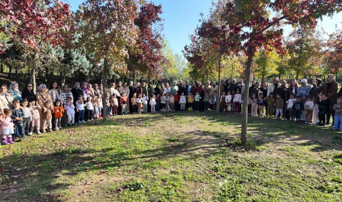 Çayırova’da Sonbahar Etkinliklerinde Öğrenciler ve Veliler Doğanın Tadını Çıkardı Çayırova'da sonbahar etkinlikleri kapsamında öğrenci ve aileler, Çağdaşkent Mesire Alanı'nda