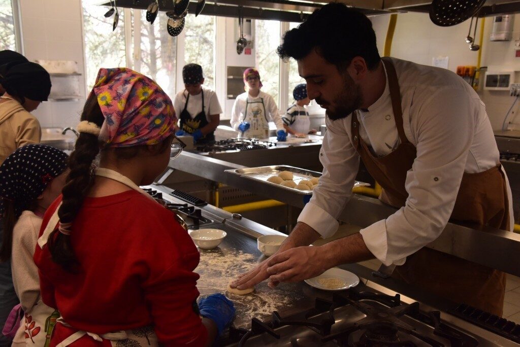 Anadolu Üniversitesi Çocuk Üniversitesi, 8-12 yaş grubu için "Dünya Mutfakları"