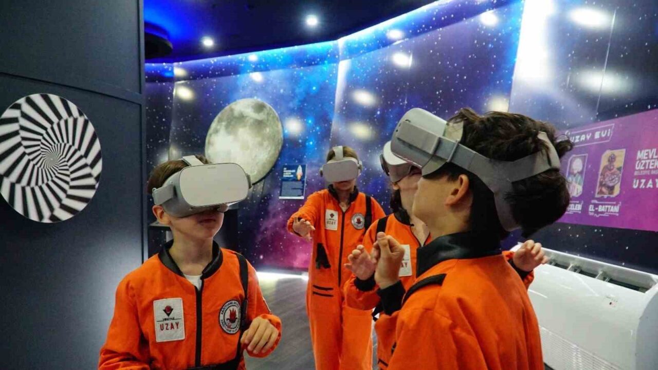 Kağıthane Belediyesi'nin El Battani Uzay Evi, çocuklara uzay bilimlerini eğlenceli
