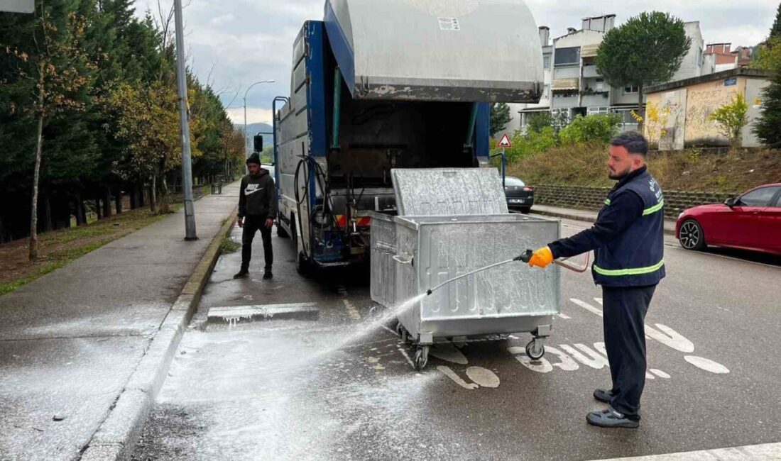 Gölcük Belediyesi, halk sağlığını korumak için ilçe genelindeki çöp konteynerlerini
