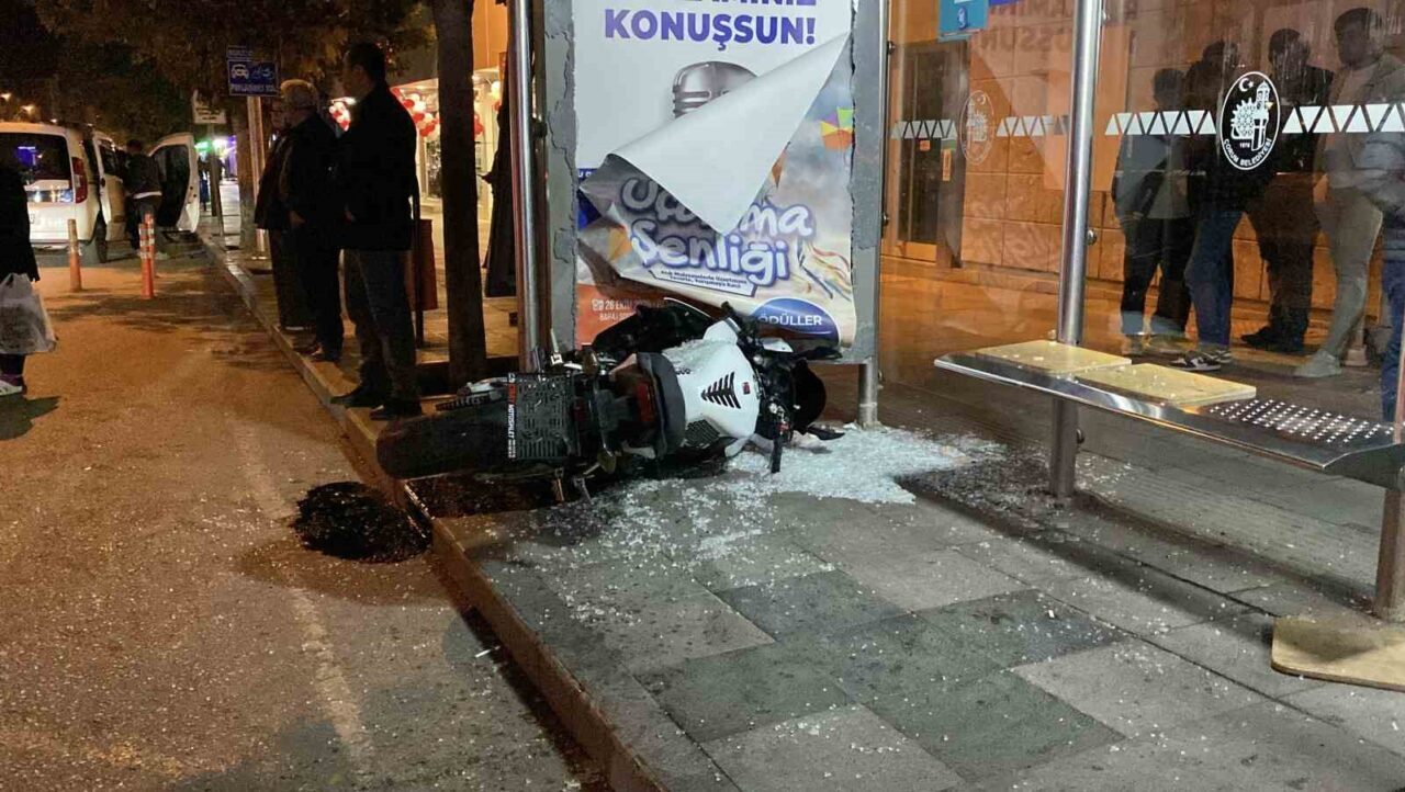 Çorum'da, otomobille motosikletin çarpışması sonucu meydana gelen kazada motosiklet sürücüsü