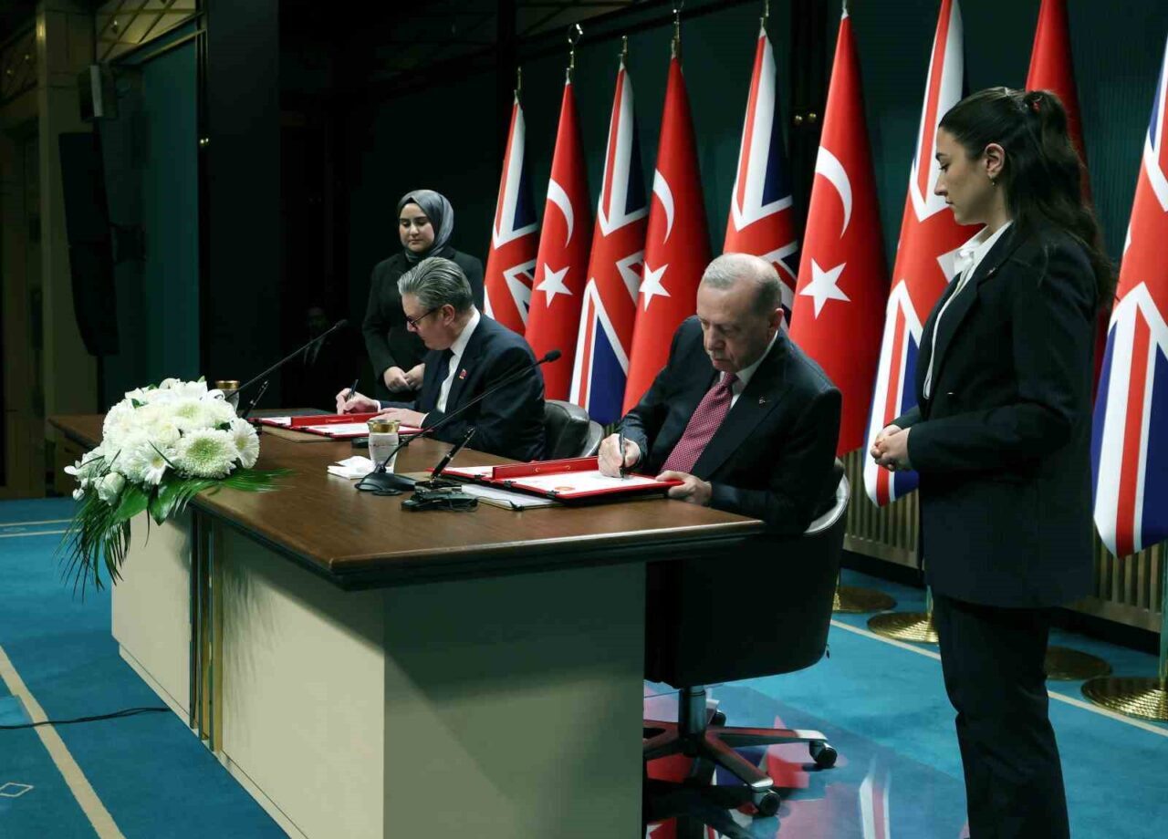 Cumhurbaşkanı Recep Tayyip Erdoğan, İngiltere Başbakanı Keir Starmer ile Eurofighter