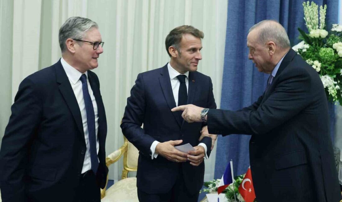 Cumhurbaşkanı Erdoğan, Mısır’da Fransa Cumhurbaşkanı Macron ile Gazze Barış Zirvesi öncesi bir araya geldi. Cumhurbaşkanı Recep Tayyip Erdoğan, Gazze ile ilgili Barış Zirvesi için