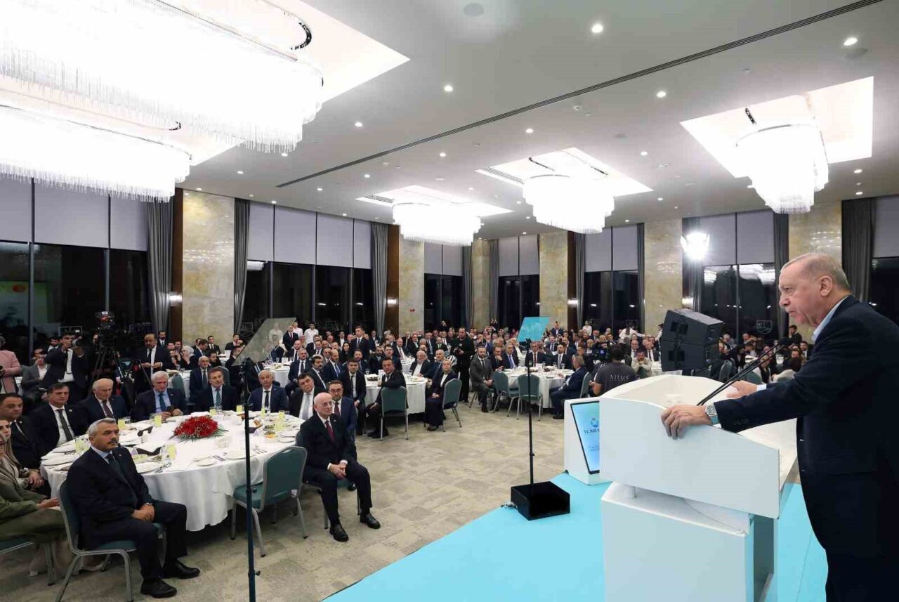 Cumhurbaşkanı Recep Tayyip Erdoğan, gençlerin dijital saldırılar ve yasa dışı