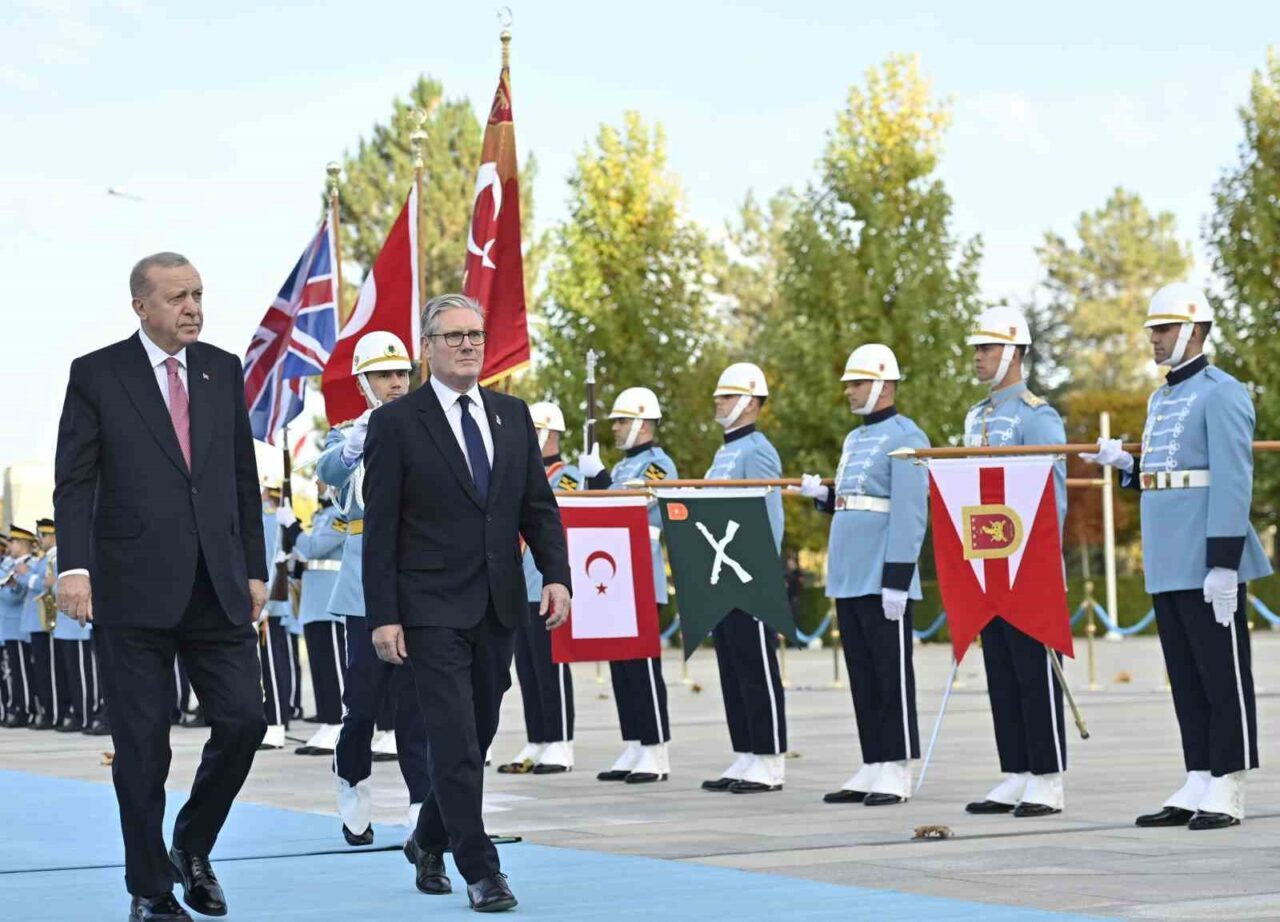 Cumhurbaşkanı Recep Tayyip Erdoğan, İngiltere Başbakanı Keir Starmer’i resmi bir