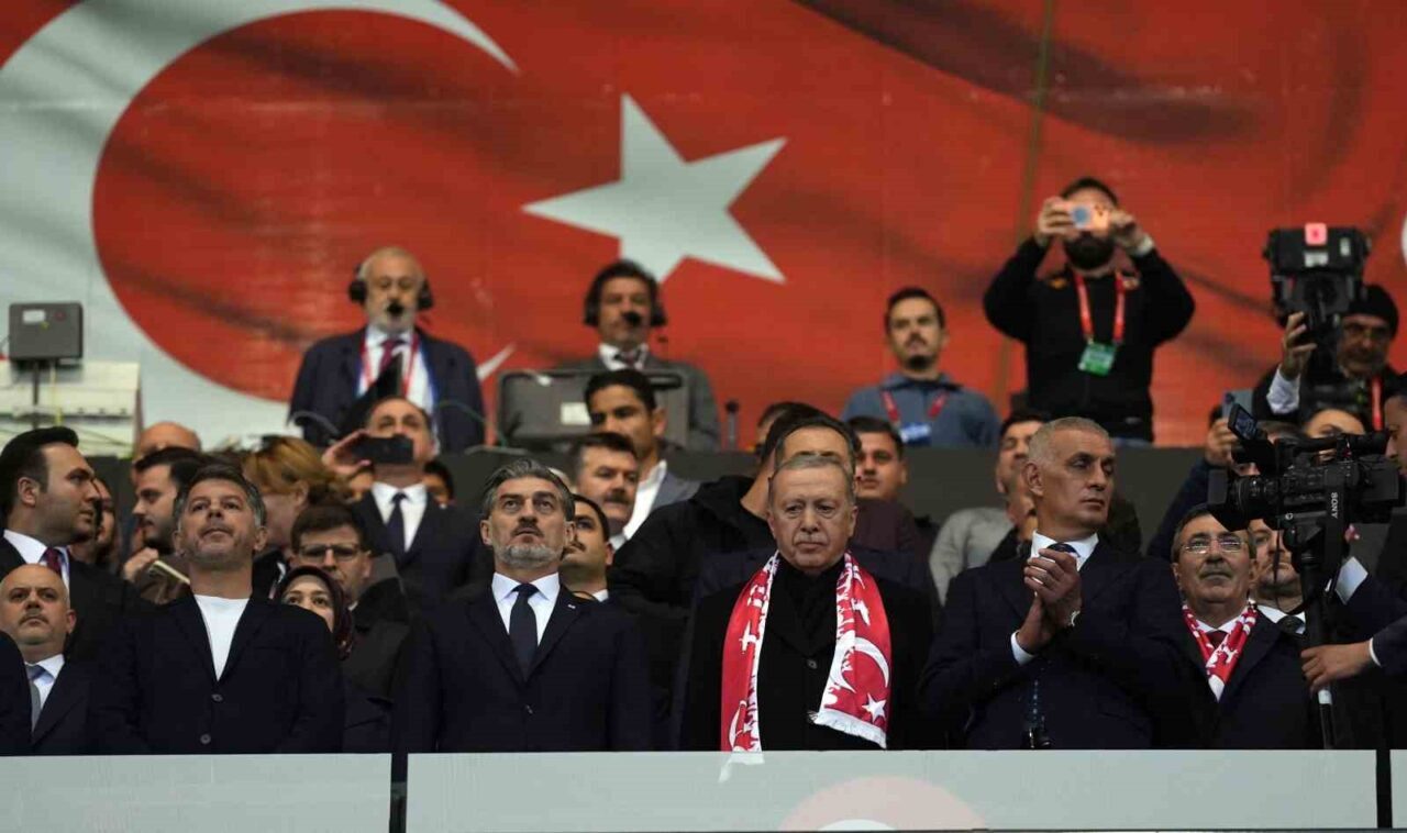 Cumhurbaşkanı Recep Tayyip Erdoğan, Kocaeli Stadyumu'nda A Milli Futbol Takımı'nın