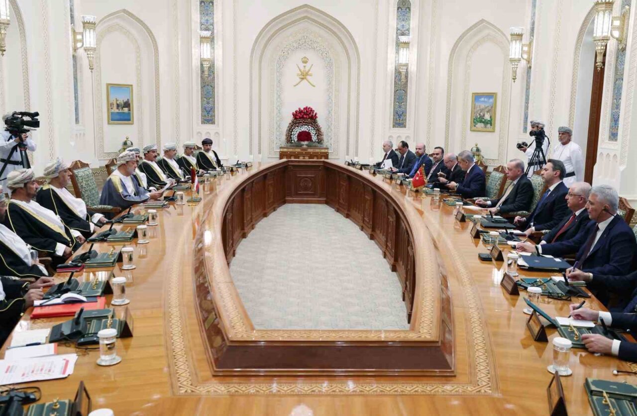 Cumhurbaşkanı Recep Tayyip Erdoğan, Körfez turunun final noktası olan Umman'da