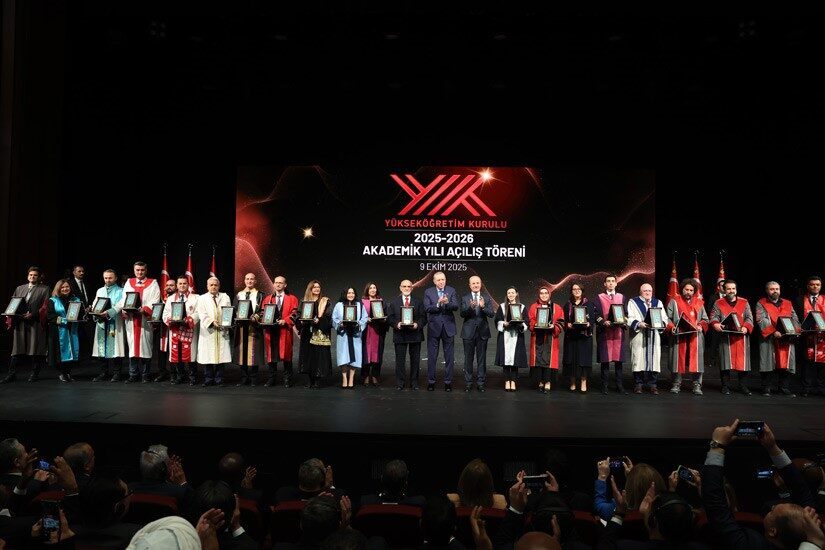 Cumhurbaşkanı Recep Tayyip Erdoğan, Kastamonu Üniversitesi'ne "Uluslararası İş Birliği Ödülü"nü