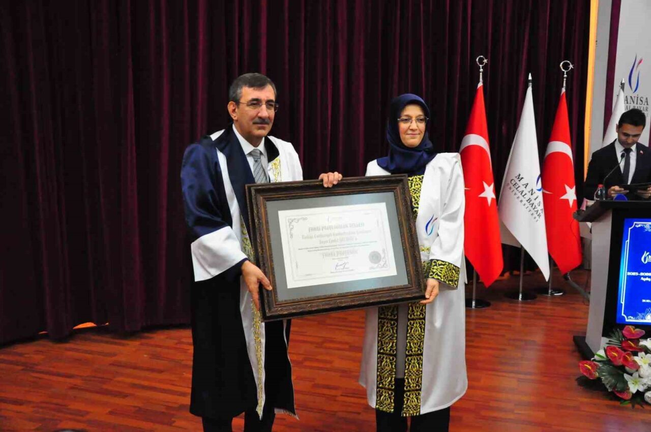 Cumhurbaşkanı Yardımcısı Cevdet Yılmaz, Manisa Celal Bayar Üniversitesi'nin açılışında eğitimin