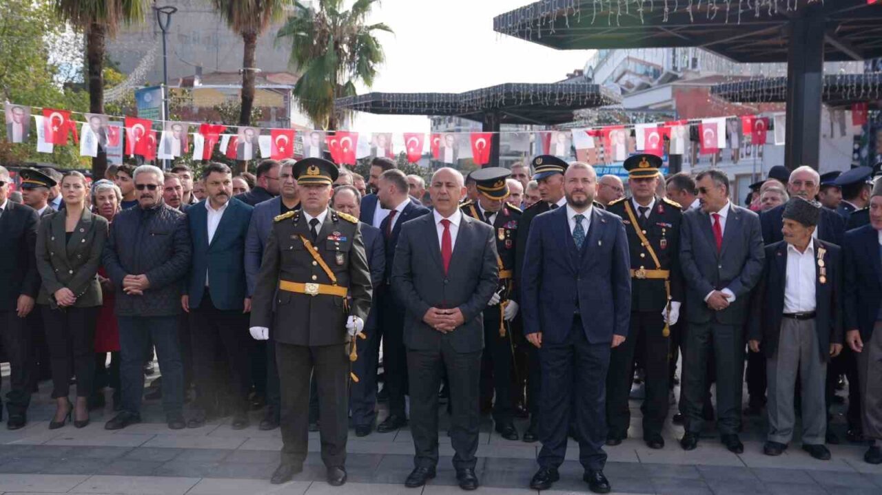 Arnavutköy Belediyesi, Cumhuriyet'in 102. yılını bir dizi etkinlikle kutladı. 28