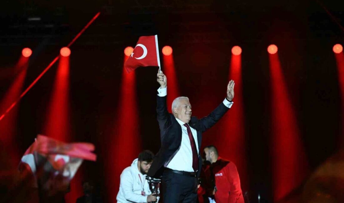 Bursa, 29 Ekim Cumhuriyet Bayramı için hazırlıklarını tamamladı, sanatçılar coşkuyu artıracak Bursa Büyükşehir Belediyesi, 29 Ekim Cumhuriyet Bayramı’nı zengin etkinliklerle kutlayacak.