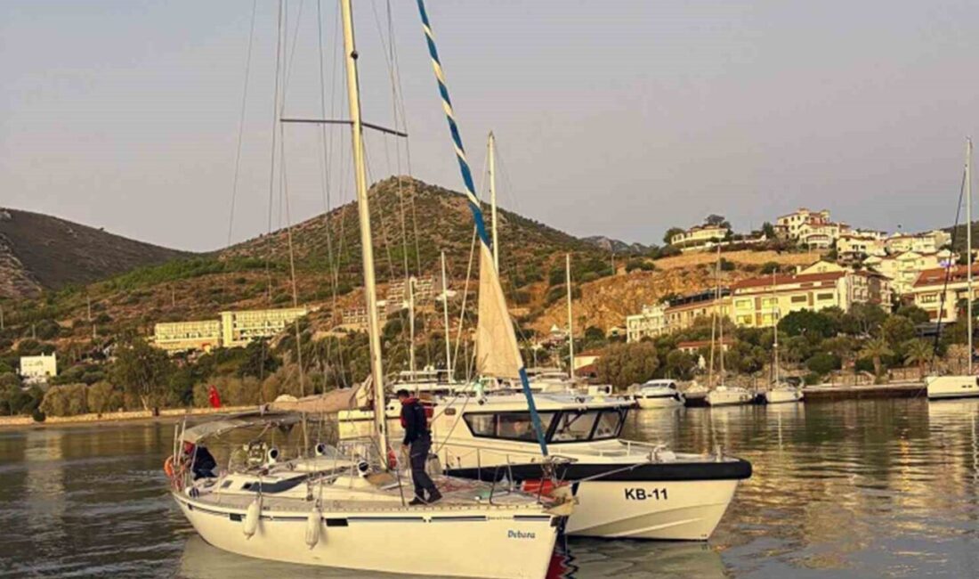 Muğla'nın Datça açıklarında, Sahil Güvenlik tarafından durdurulan yelkenli teknede 5