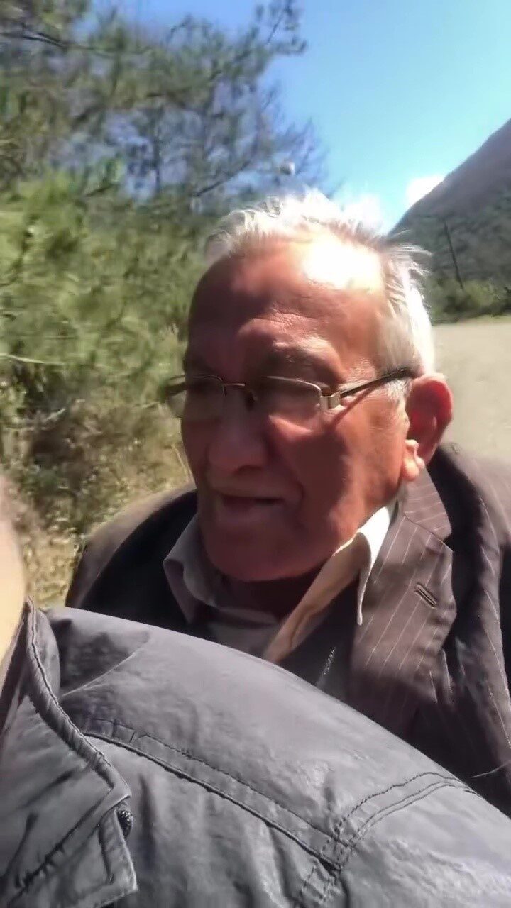 Zonguldak'ın Devrek ilçesinde 76 yaşındaki İsmail Alakaz, torunu Fatih Alakaz